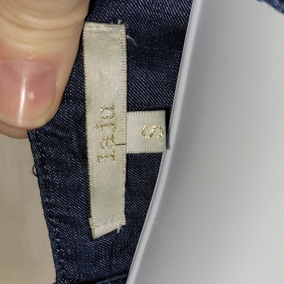 Laju Sleeveless Chambray Embroidered Top - Picture 6 of 8